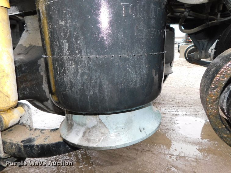 image for item DJ5925 2013 Freightliner Cascadia 125  semi truck