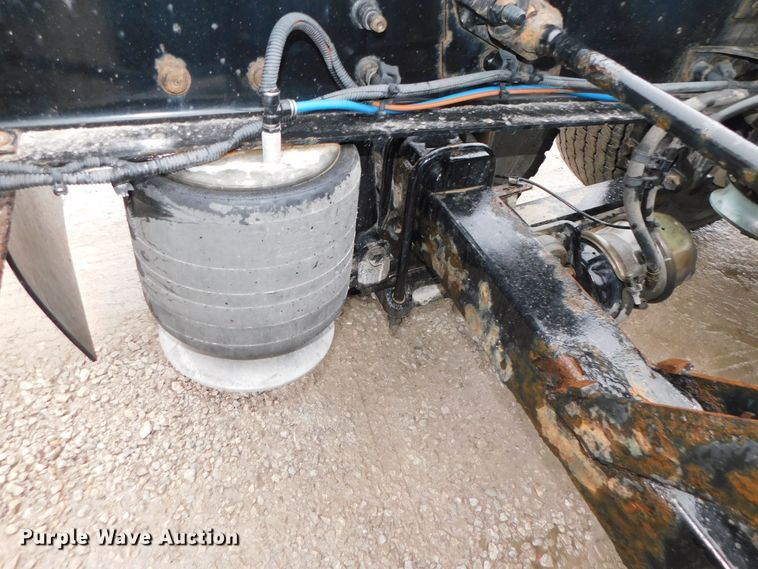 image for item DJ5925 2013 Freightliner Cascadia 125  semi truck