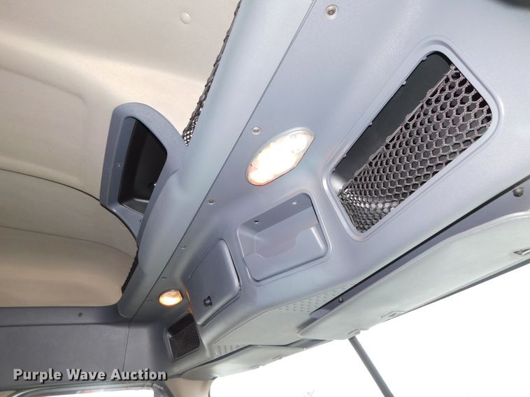 image for item DJ5926 2013 Freightliner Cascadia 125  semi truck