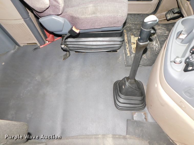 image for item DJ5926 2013 Freightliner Cascadia 125  semi truck