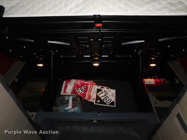 image for item DJ5926 2013 Freightliner Cascadia 125  semi truck