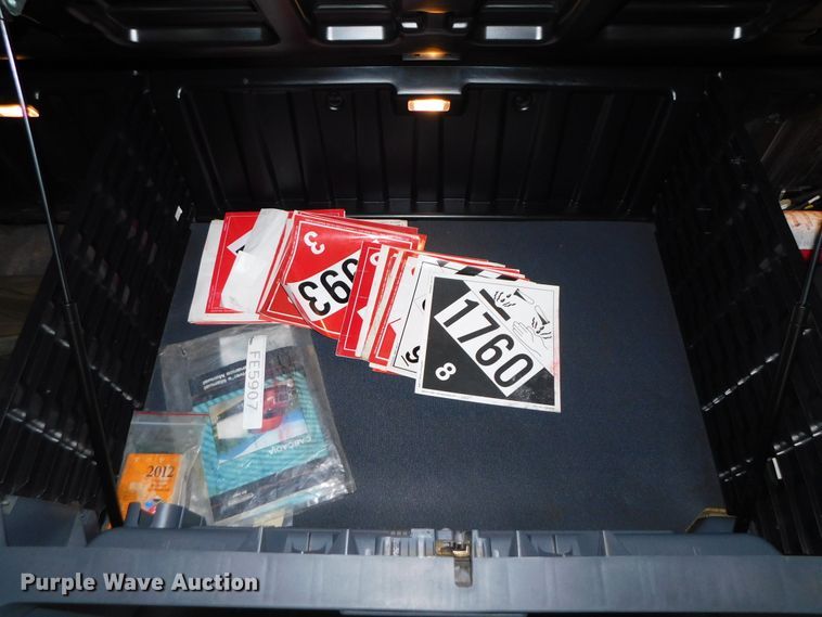 image for item DJ5926 2013 Freightliner Cascadia 125  semi truck