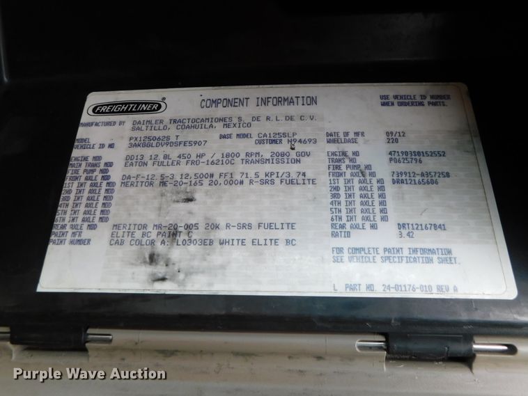 image for item DJ5926 2013 Freightliner Cascadia 125  semi truck