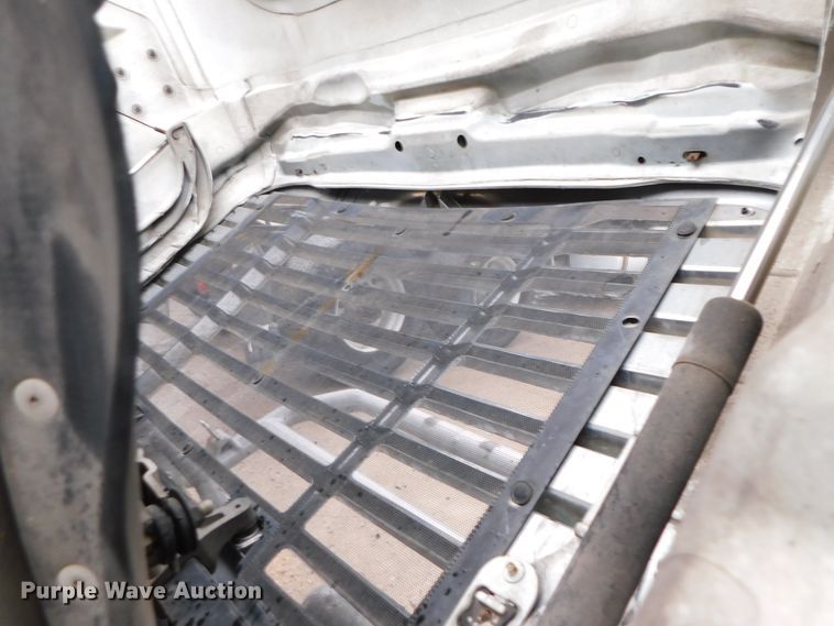 image for item DJ5926 2013 Freightliner Cascadia 125  semi truck