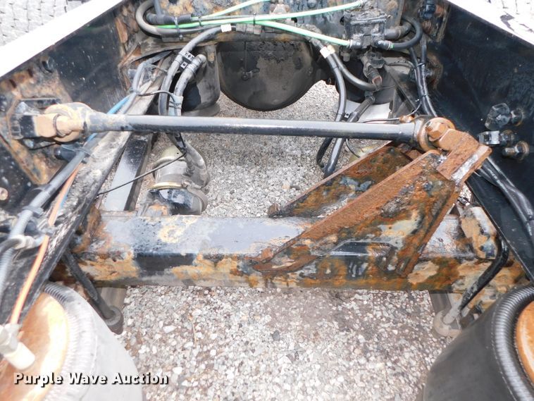 image for item DJ5926 2013 Freightliner Cascadia 125  semi truck