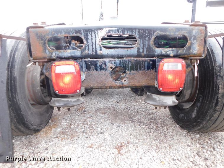 image for item DJ5926 2013 Freightliner Cascadia 125  semi truck