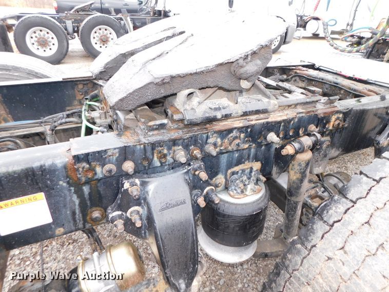 image for item DJ5926 2013 Freightliner Cascadia 125  semi truck