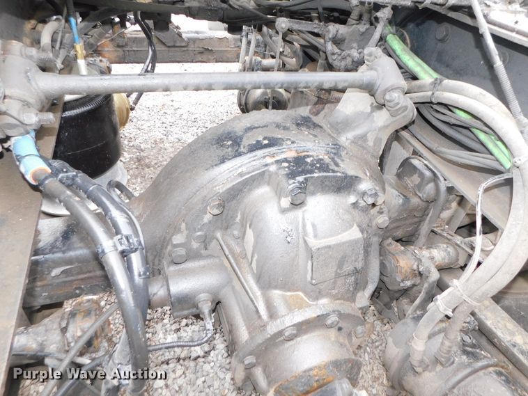 image for item DJ5926 2013 Freightliner Cascadia 125  semi truck