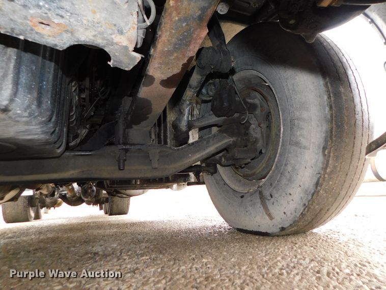 image for item DJ5926 2013 Freightliner Cascadia 125  semi truck