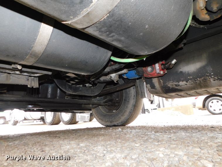 image for item DJ5926 2013 Freightliner Cascadia 125  semi truck