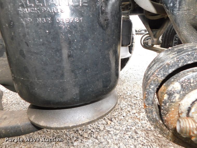 image for item DJ5926 2013 Freightliner Cascadia 125  semi truck