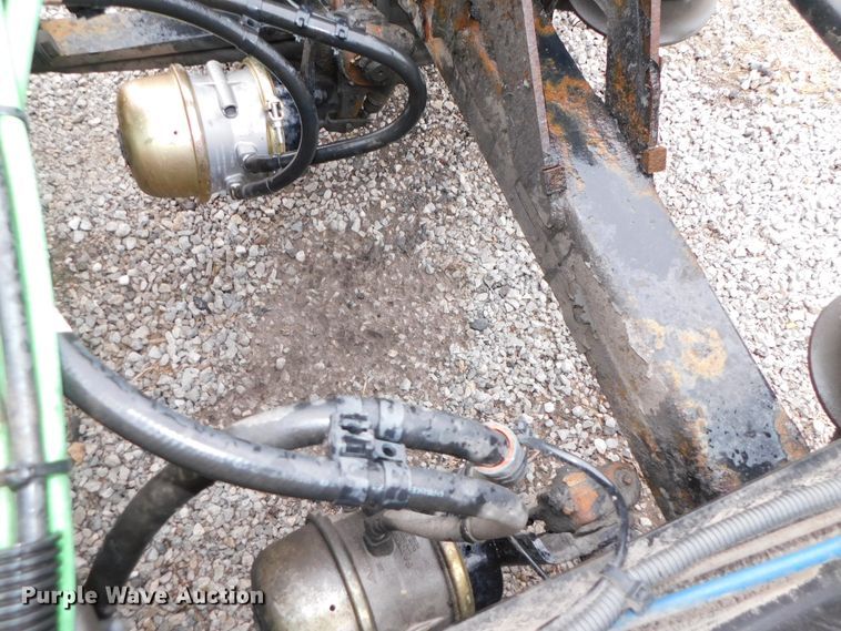 image for item DJ5926 2013 Freightliner Cascadia 125  semi truck