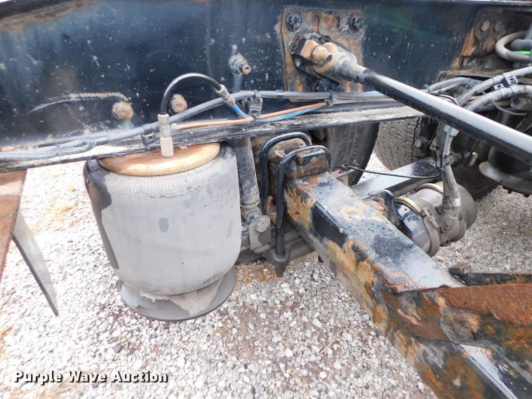 image for item DJ5926 2013 Freightliner Cascadia 125  semi truck