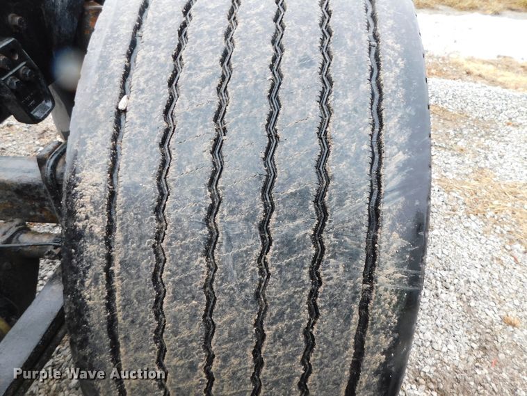 image for item DJ5926 2013 Freightliner Cascadia 125  semi truck