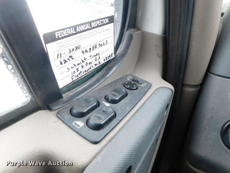 image for item DJ5927 2012 Freightliner Cascadia 125  semi truck