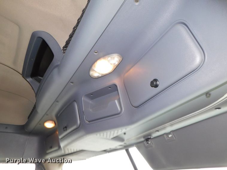 image for item DJ5927 2012 Freightliner Cascadia 125  semi truck