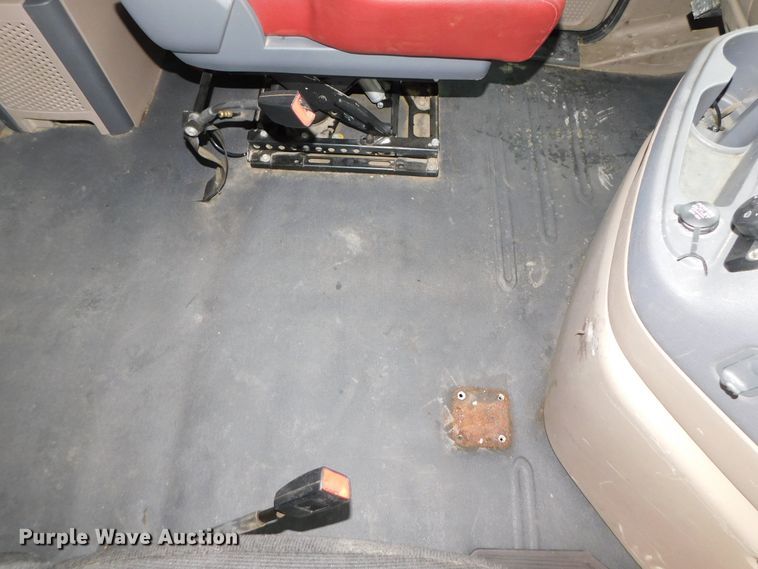 image for item DJ5927 2012 Freightliner Cascadia 125  semi truck