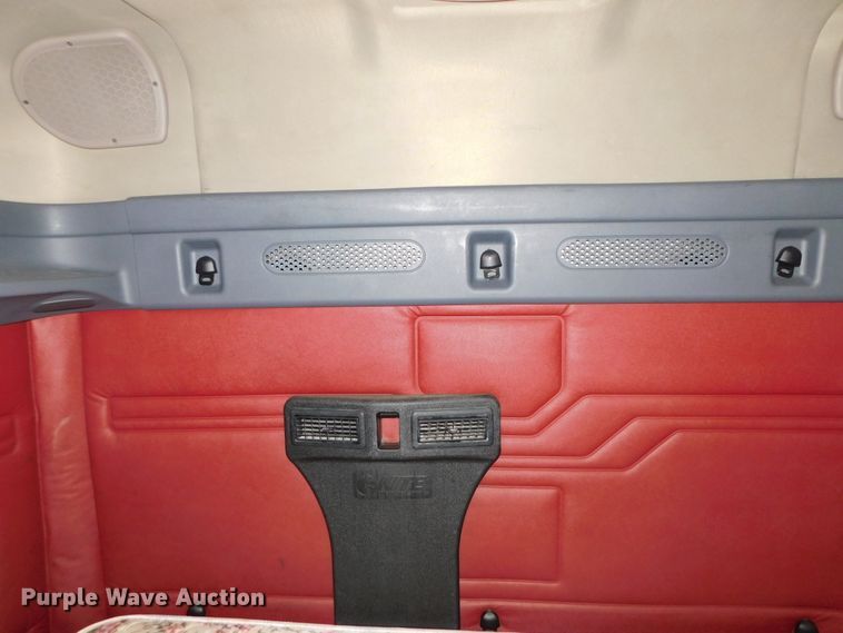 image for item DJ5927 2012 Freightliner Cascadia 125  semi truck