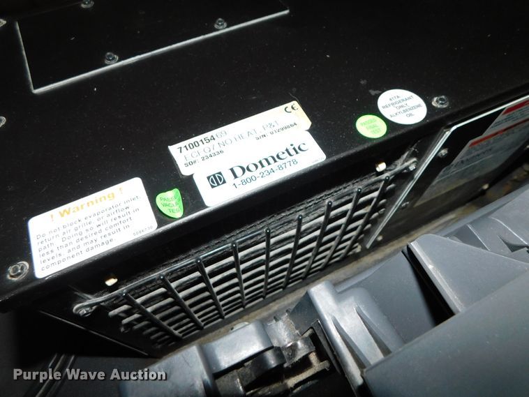 image for item DJ5927 2012 Freightliner Cascadia 125  semi truck