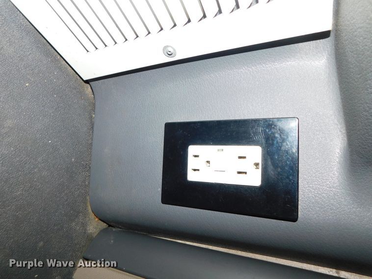 image for item DJ5927 2012 Freightliner Cascadia 125  semi truck