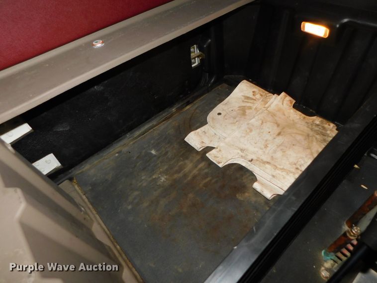 image for item DJ5927 2012 Freightliner Cascadia 125  semi truck