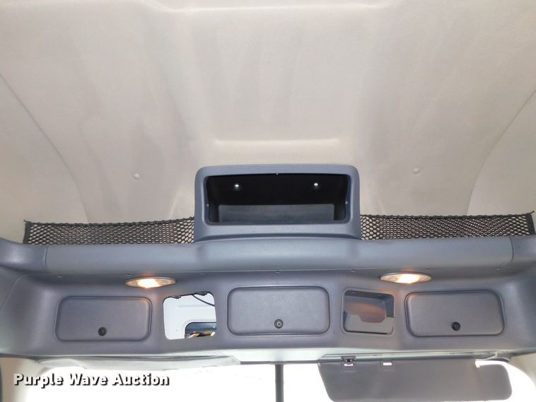 image for item DJ5927 2012 Freightliner Cascadia 125  semi truck