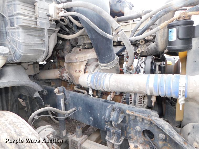 image for item DJ5927 2012 Freightliner Cascadia 125  semi truck