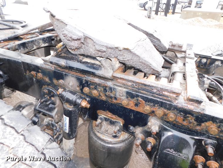 image for item DJ5927 2012 Freightliner Cascadia 125  semi truck