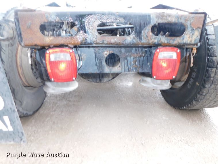 image for item DJ5927 2012 Freightliner Cascadia 125  semi truck