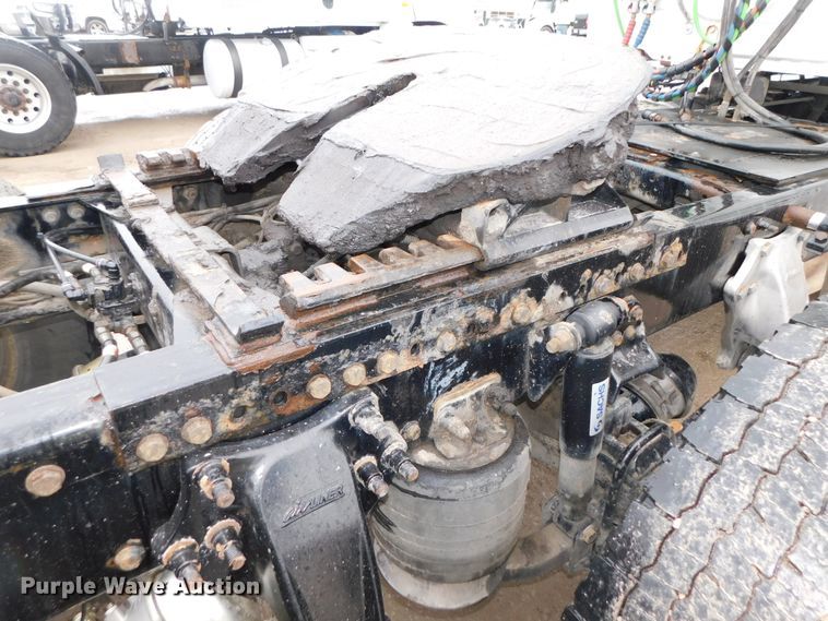 image for item DJ5927 2012 Freightliner Cascadia 125  semi truck