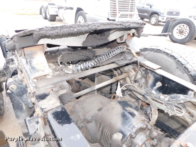 image for item DJ5927 2012 Freightliner Cascadia 125  semi truck