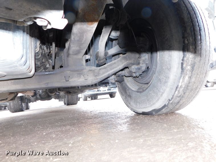 image for item DJ5927 2012 Freightliner Cascadia 125  semi truck