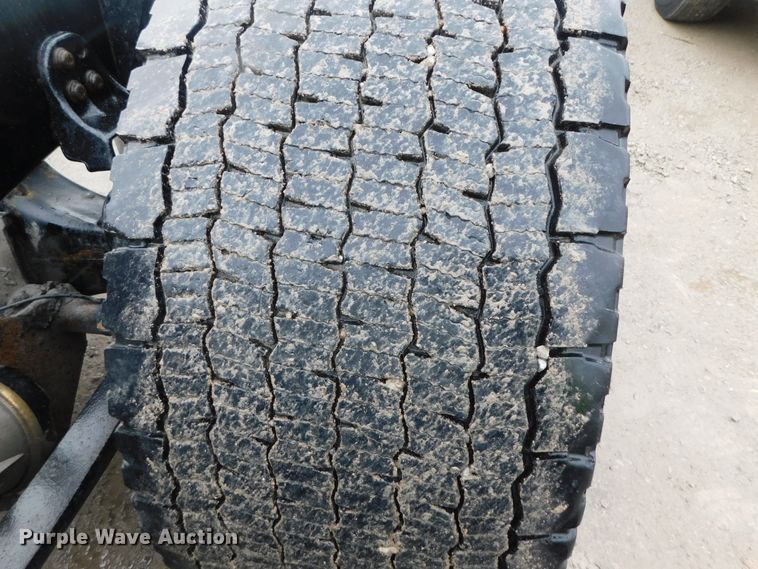 image for item DJ5927 2012 Freightliner Cascadia 125  semi truck