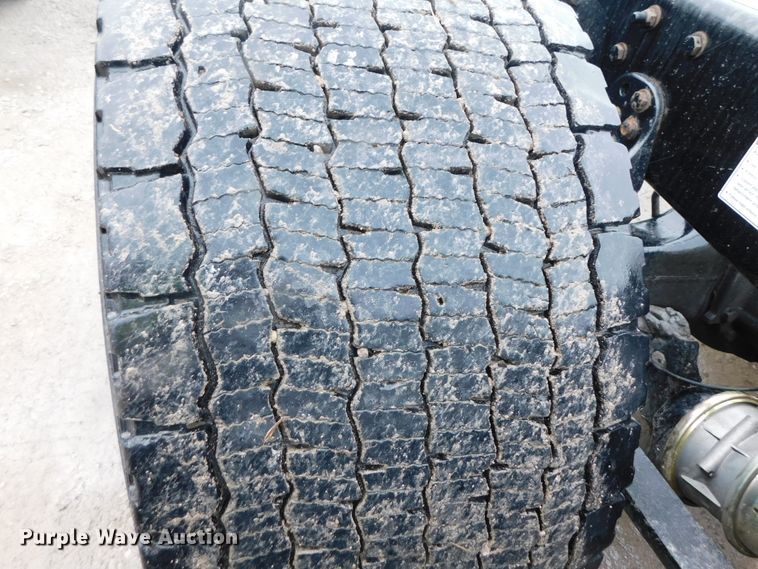 image for item DJ5927 2012 Freightliner Cascadia 125  semi truck