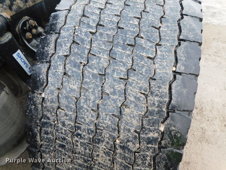 image for item DJ5927 2012 Freightliner Cascadia 125  semi truck