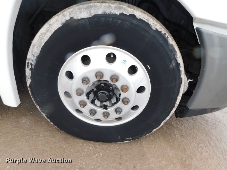 image for item DJ5927 2012 Freightliner Cascadia 125  semi truck