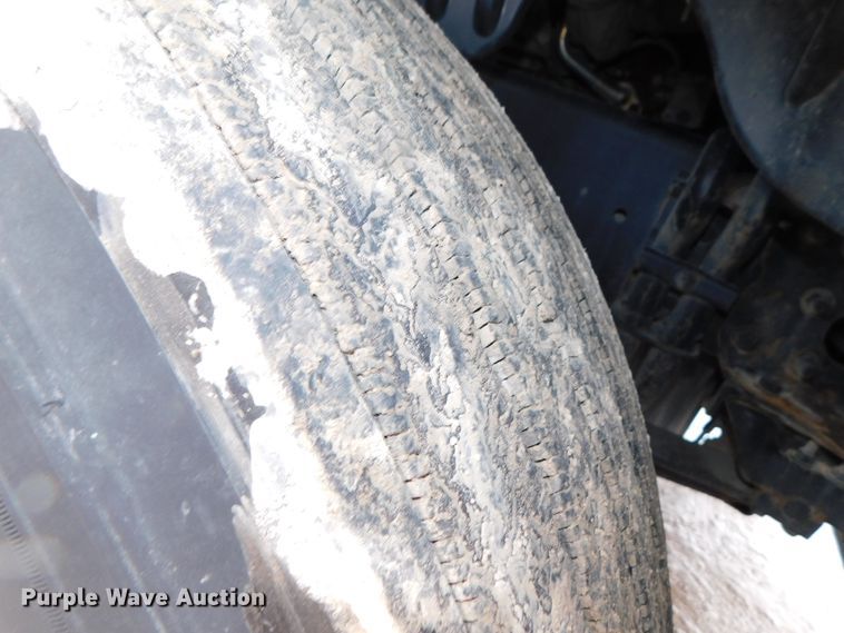 image for item DJ5927 2012 Freightliner Cascadia 125  semi truck