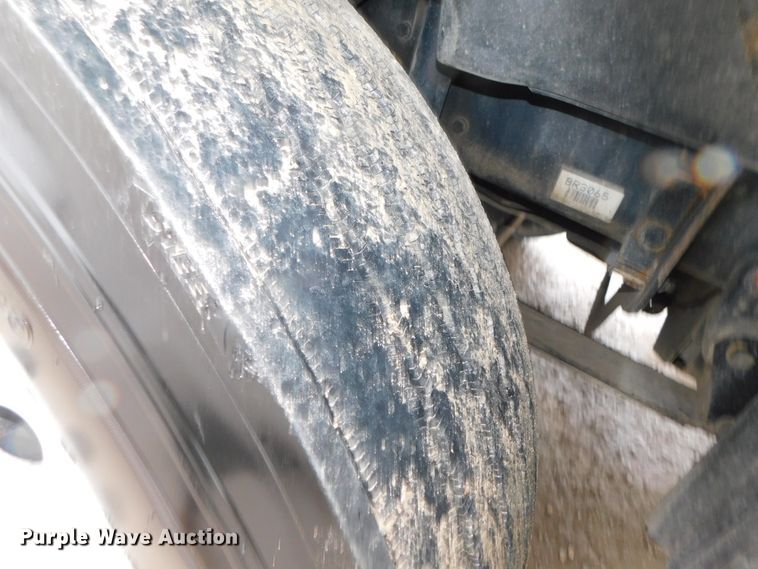 image for item DJ5927 2012 Freightliner Cascadia 125  semi truck