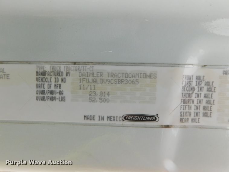 image for item DJ5927 2012 Freightliner Cascadia 125  semi truck