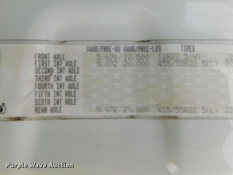 image for item DJ5927 2012 Freightliner Cascadia 125  semi truck