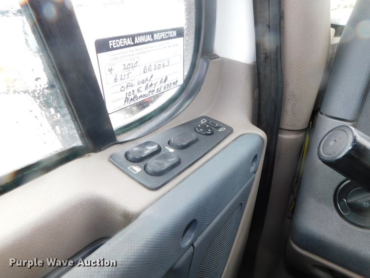 image for item DJ5928 2012 Freightliner Cascadia 125  semi truck