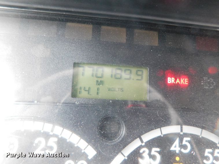 image for item DJ5928 2012 Freightliner Cascadia 125  semi truck