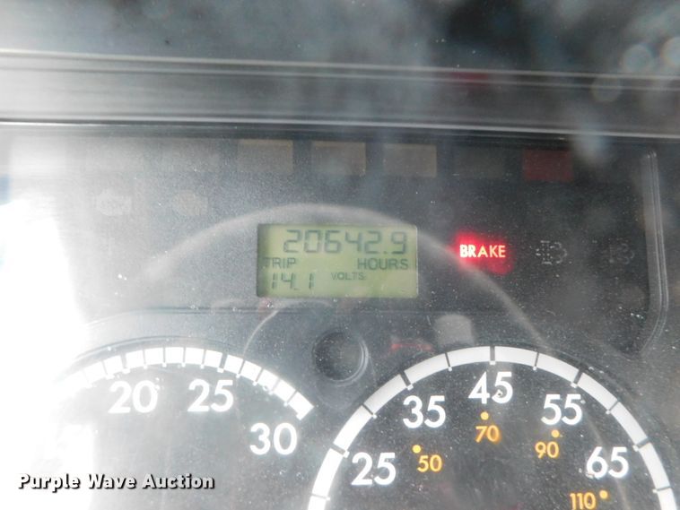 image for item DJ5928 2012 Freightliner Cascadia 125  semi truck