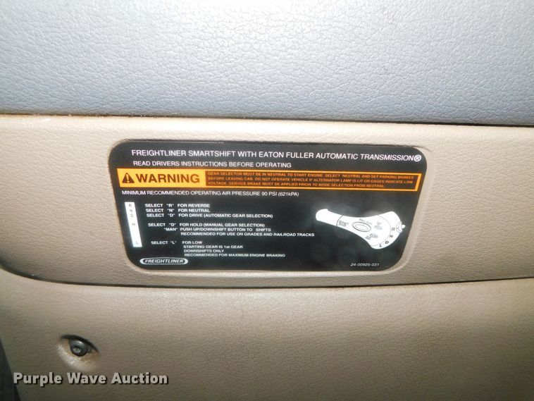 image for item DJ5928 2012 Freightliner Cascadia 125  semi truck