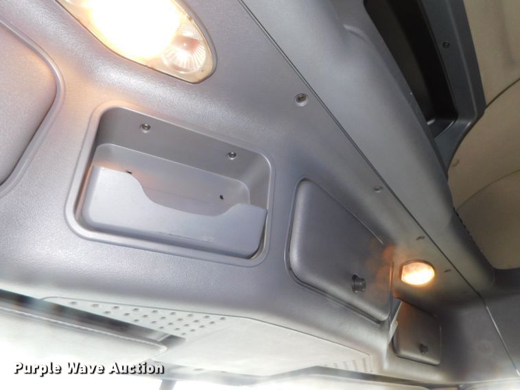 image for item DJ5928 2012 Freightliner Cascadia 125  semi truck