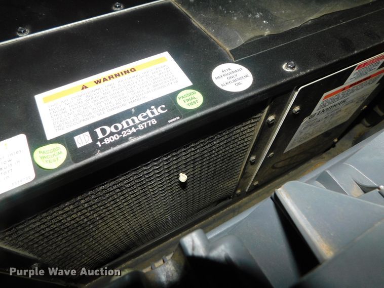 image for item DJ5928 2012 Freightliner Cascadia 125  semi truck