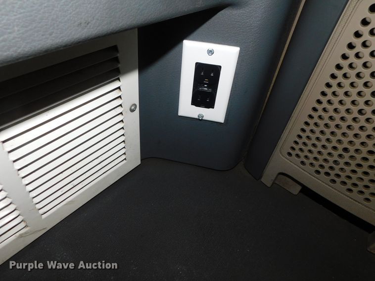 image for item DJ5928 2012 Freightliner Cascadia 125  semi truck