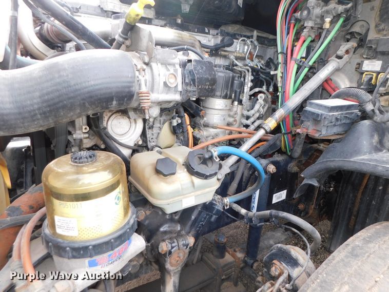 image for item DJ5928 2012 Freightliner Cascadia 125  semi truck