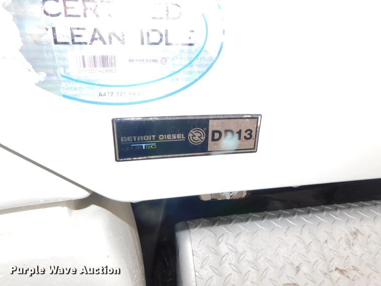 image for item DJ5928 2012 Freightliner Cascadia 125  semi truck