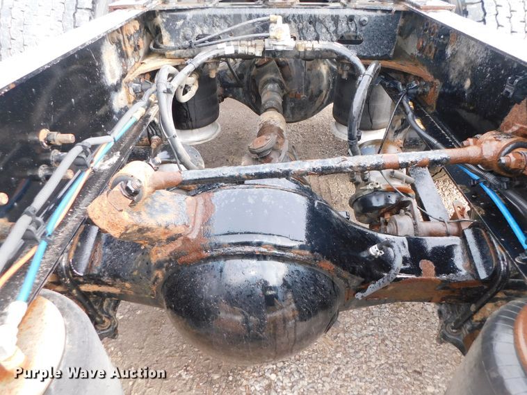 image for item DJ5928 2012 Freightliner Cascadia 125  semi truck